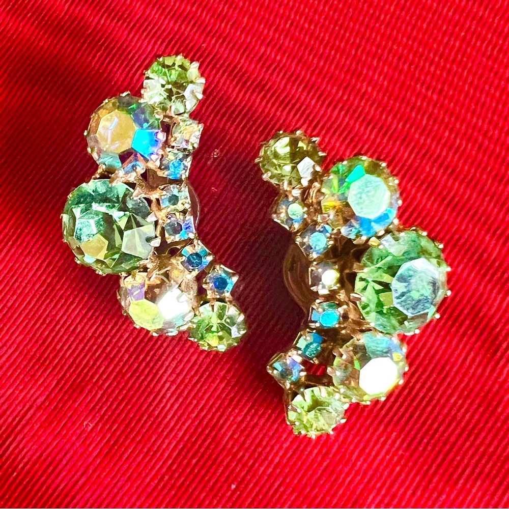 Vintage WEISS Designer Rhinestone Earrings Mint Lime Peridot Green Ear Clips
